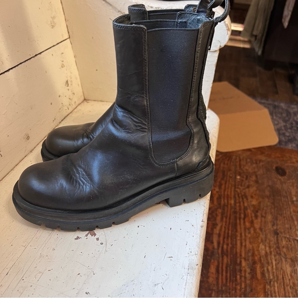 Staccato Black leather Chelsea boots, woman’s size 6.5